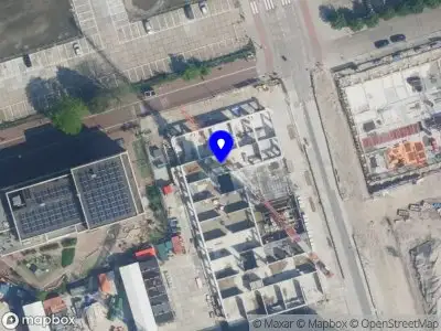 Brandweer met gepaste spoed naar de Docklandsweg in Amsterdam vanwege een buitenbrand