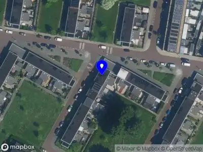 Ambulance met grote spoed naar de Del Court van Krimpenstraat in Amsterdam