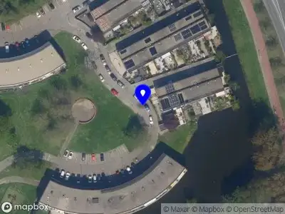 Ambulance met gepaste spoed naar de Koenraad Bothstraat in Rotterdam