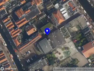Ambulance met grote spoed naar de Drie Akersstraat in Delft
