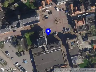 112 melding Brandweer met gepaste spoed naar de Markt in Sas van Gent vanwege stormschade