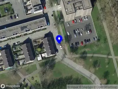 Ambulance met grote spoed naar de Drakenburg in Rotterdam