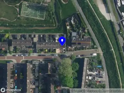 Brandweer met gepaste spoed naar de Brederodelaan in Muiden vanwege afhijsen patient