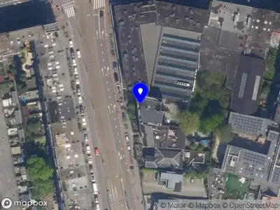 Ambulance met grote spoed naar de Bergweg in Rotterdam