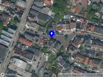 Ambulance met grote spoed naar de H.D. Arinkplein in Krommenie