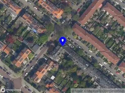 Ambulance met grote spoed naar de Borchsatelaan in Rotterdam