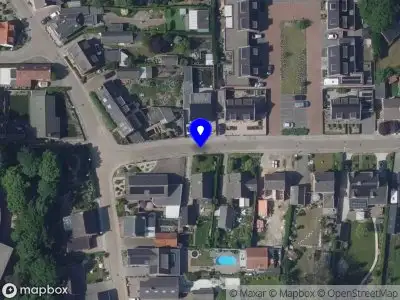 Brandweer met grote spoed naar de Matthias Wolffstraat in Hoogerheide vanwege een buitenbrand