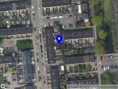 Ambulance met gepaste spoed naar de Sagiusstraat in Pernis Rotterdam