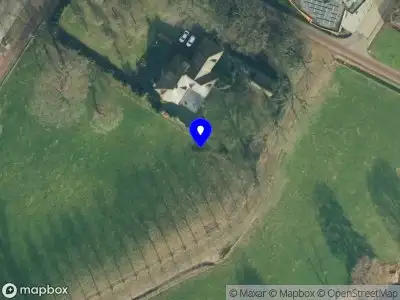 Brandweer met gepaste spoed naar de Kalmarstraat in Hengelo vanwege een liftopsluiting