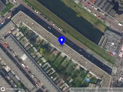 Ambulance met grote spoed naar de Hillevliet in Rotterdam