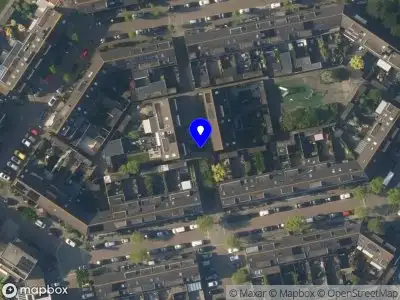 Ambulance met grote spoed naar de Maaike de Bruijnpad in Leiden