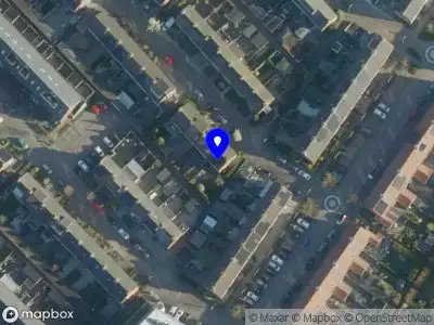 Ambulance met grote spoed naar de Koningin Emmastraat in Arkel