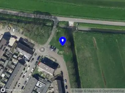 Politie naar de Noorddijk in Geervliet vanwege voertuigen te water