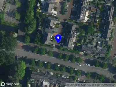 Ambulance met grote spoed naar de Landlust in Amstelveen