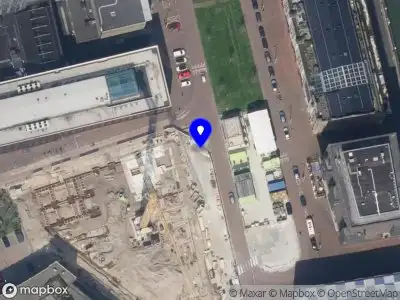 Ambulance met gepaste spoed naar de Lloydstraat in Rotterdam vanwege afgaan automatisch brandalarm