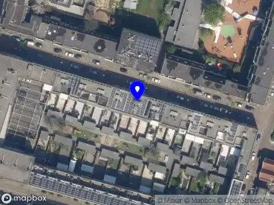 Ambulance met gepaste spoed naar de Meidoornstraat in Rotterdam