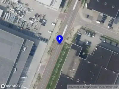 Brandweer met grote spoed naar de Toermalijnstraat in Alkmaar vanwege voertuigbrand