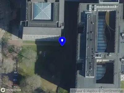 Brandweer met gepaste spoed naar de René Descartesdreef in Nijmegen vanwege afgaan automatisch brandalarm