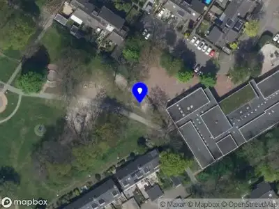 Ambulance en brandweer met grote spoed naar de Wiardi Beckmanstraat in Soest vanwege grote brand