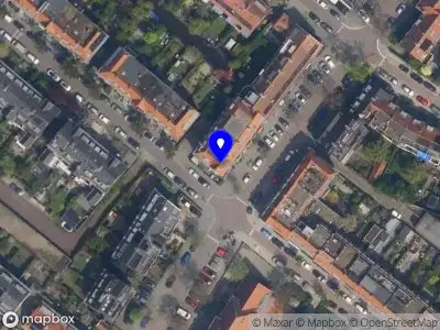 Ambulance met grote spoed naar de Adriaen van der Doeslaan in Rotterdam