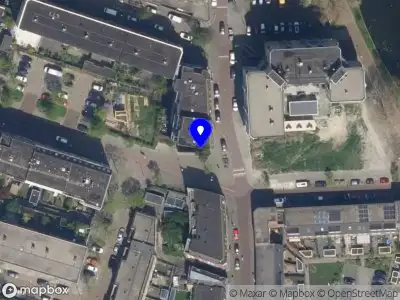 Ambulance met grote spoed naar de Zwaanshals in Rotterdam