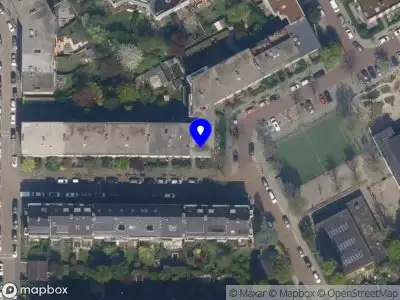 Ambulance met gepaste spoed naar de Nolensstraat in Rotterdam