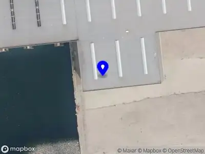 Ambulance met gepaste spoed naar de Pieter van Vollenhovenweg in Maasvlakte Rotterdam