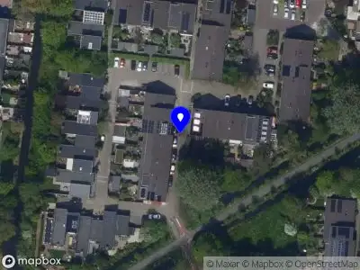 Ambulance met grote spoed naar de Braambes in Leiden