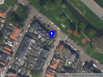 Ambulance met grote spoed naar de Parkweg in Vlaardingen