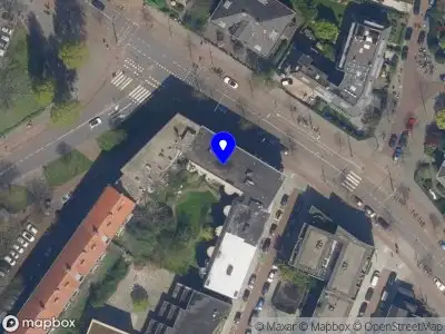 Ambulance met grote spoed naar de Oudedijk in Rotterdam