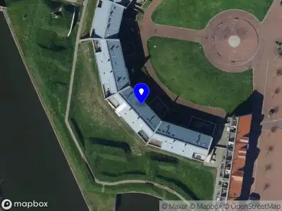 Ambulance met gepaste spoed naar de Willem- en Maryplein in Hellevoetsluis