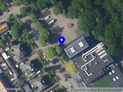 Brandweer met grote spoed naar de Eendrachtpark in Bussum vanwege afhijsen patient