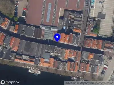 Ambulance met gepaste spoed naar de Hoogstraat in Schiedam