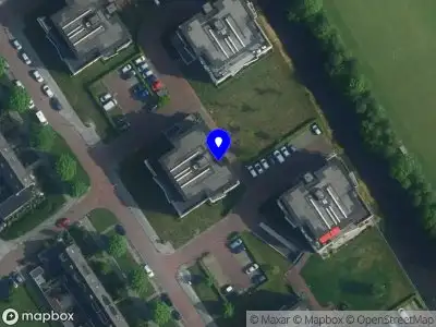 Ambulance met grote spoed naar de Johannes Vermeer in Ouderkerk aan de Amstel