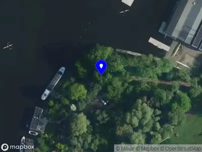 Ambulance met gepaste spoed naar de Jan Vroegopsingel in Amsterdam