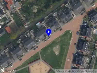 Ambulance met gepaste spoed naar de Louis Aragonplein in Rotterdam