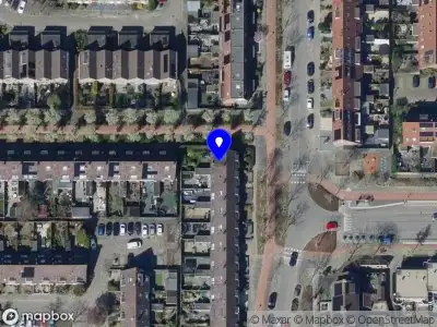 Ambulance met gepaste spoed naar de Arent Maertensvliet in Barendrecht