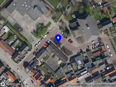 Brandweer met gepaste spoed naar de Von Kropffplein in Klundert vanwege een buitenbrand