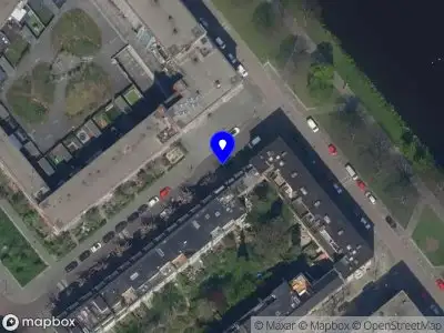 Ambulance met grote spoed naar de Wallisweg in Rotterdam