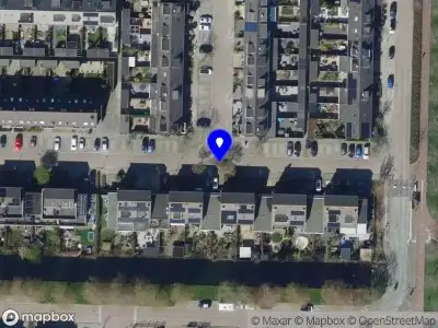 Ambulance met grote spoed naar de Cantatelaan in Barendrecht