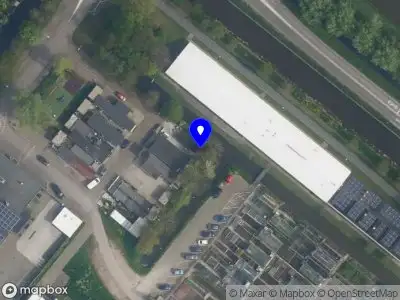 Ambulance met grote spoed naar de Veenbes in Wateringen