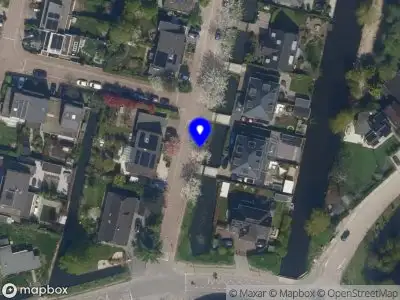 Brandweer met gepaste spoed naar de Gerardus van Sillevoldtstraat in Rotterdam vanwege een buitenbrand