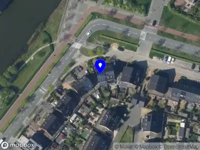 Ambulance met grote spoed naar de Thomas Morelaan in Zoetermeer