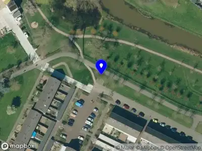 Brandweer met grote spoed naar de Zwaanstraat in Duiven vanwege voertuigbrand