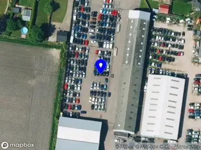 Politie met grote spoed naar de Griendtsveenstraat in Erica vanwege voertuigen te water