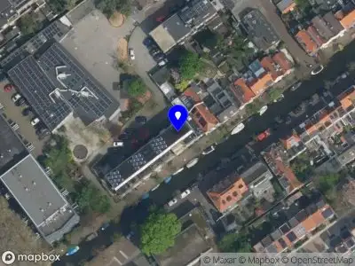 Ambulance met grote spoed naar de Loevesteinplaats in Delft