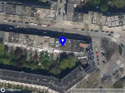 Ambulance met grote spoed naar de Beukelsweg in Rotterdam