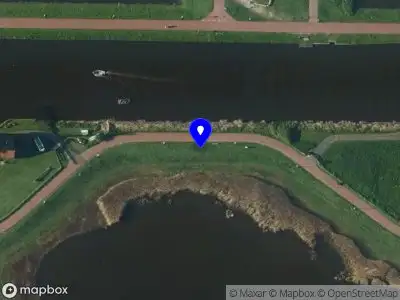 Ambulance met grote spoed naar de Molenkade in Oudorp