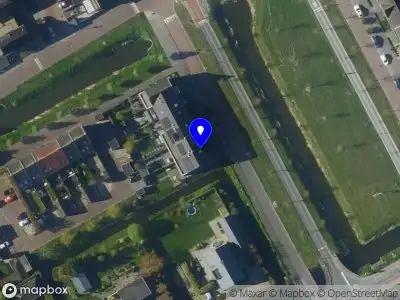 Ambulance met grote spoed naar de Westerveer in Zwaag