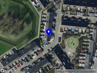 Ambulance met grote spoed naar de Jachtbuitkreek in Spijkenisse
